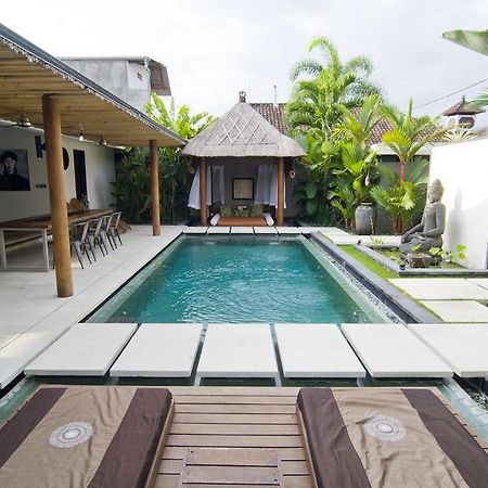 Villa Putih Seminyak  Ngoại thất bức ảnh