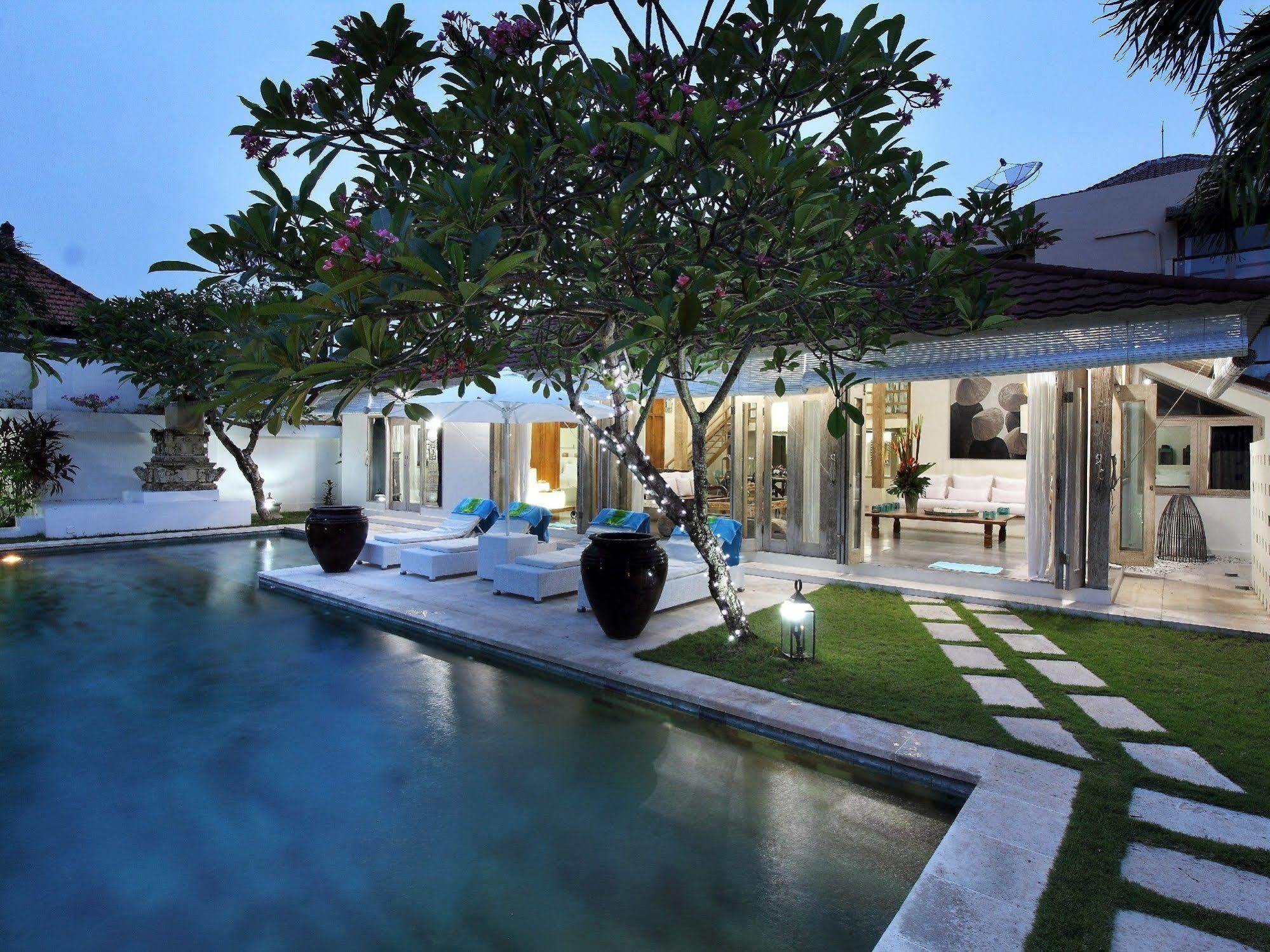 Villa Putih Seminyak  Ngoại thất bức ảnh